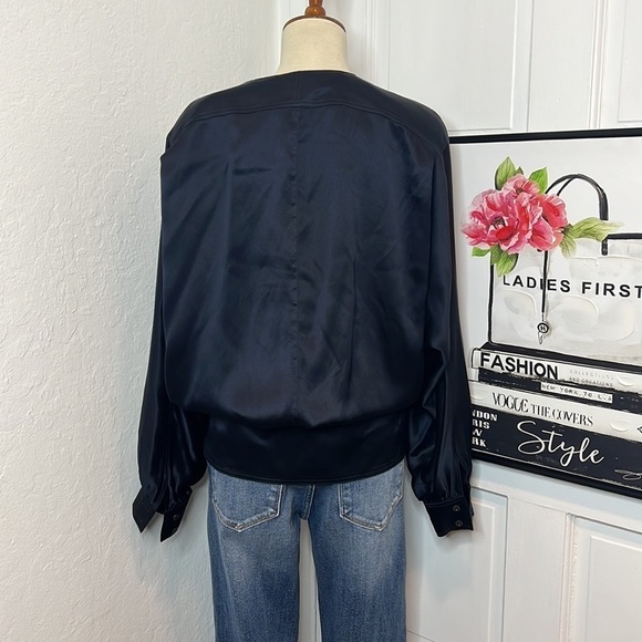 Vintage Escada Navy Blue Silk Blouse Size 36/6US - Picture 3 of 8